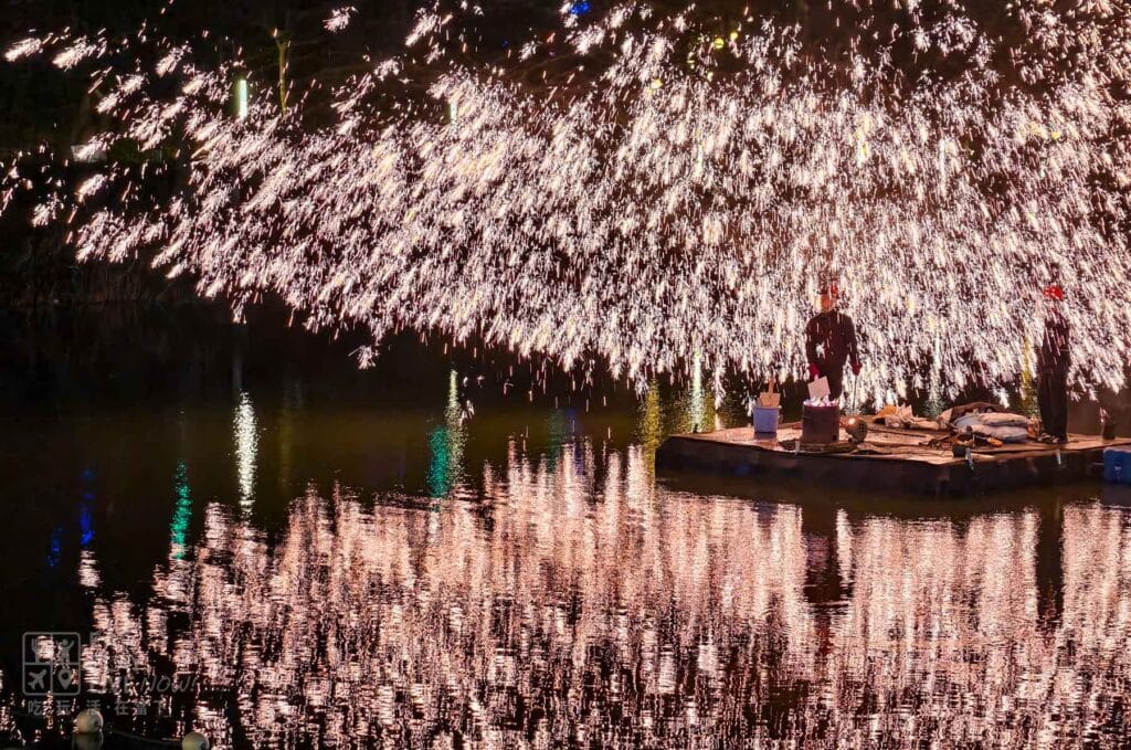 唐家灣共樂燈會打鐵花